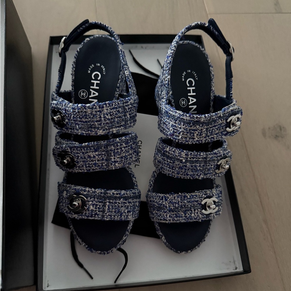 Authentic NWT Chanel tweed sandals size EUR37